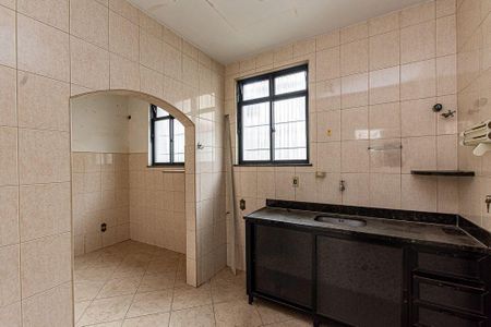 Casa à venda com 272m², 4 quartos e 1 vaga