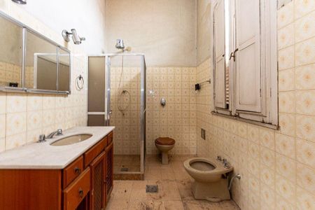 Casa à venda com 272m², 4 quartos e 1 vaga