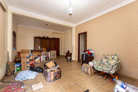Casa à venda com 272m², 4 quartos e 1 vaga