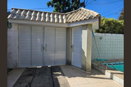 Casa à venda com 198m², 3 quartos e 2 vagas