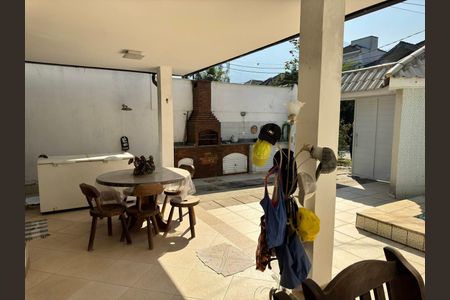 Casa à venda com 3 quartos, 198m² em Vargem Pequena, Rio de Janeiro