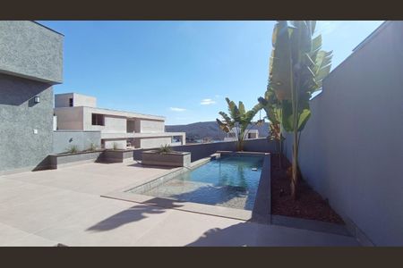 Casa de condomínio à venda com 294m², 4 quartos e 4 vagas