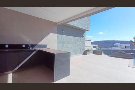 Casa de condomínio à venda com 294m², 4 quartos e 4 vagas