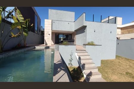 Casa de condomínio à venda com 294m², 4 quartos e 4 vagas
