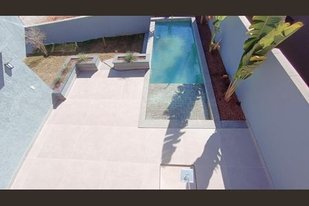 Casa de condomínio à venda com 294m², 4 quartos e 4 vagas