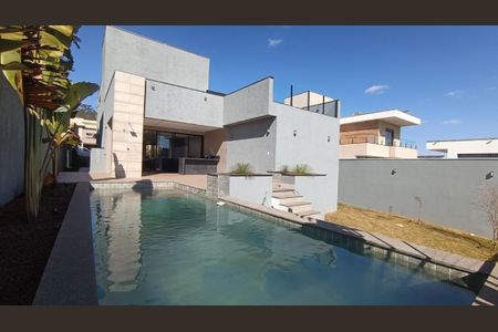 Casa de condomínio à venda com 294m², 4 quartos e 4 vagas