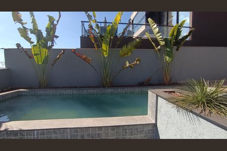Casa de condomínio à venda com 294m², 4 quartos e 4 vagas