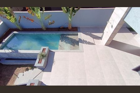 Casa de condomínio à venda com 294m², 4 quartos e 4 vagas