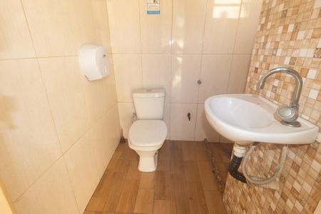 Casa para alugar com 310m², 3 quartos e 4 vagas Casa para alugar com 310m², 3 quartos e 4 vagasBanheiro Social 3