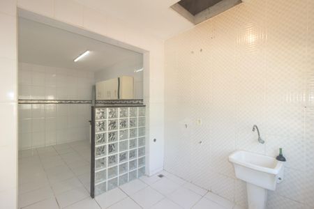 Casa para alugar com 310m², 3 quartos e 4 vagas Casa para alugar com 310m², 3 quartos e 4 vagasCozinha e Área de Serviço