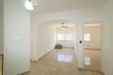 Casa para alugar com 310m², 3 quartos e 4 vagas Casa para alugar com 310m², 3 quartos e 4 vagasSala 2