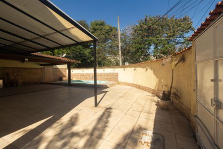 Casa para alugar com 310m², 3 quartos e 4 vagas Casa para alugar com 310m², 3 quartos e 4 vagasQuintal