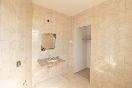Casa para alugar com 310m², 3 quartos e 4 vagas Casa para alugar com 310m², 3 quartos e 4 vagasBanheiro da Suíte