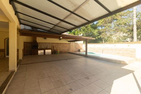 Casa para alugar com 310m², 3 quartos e 4 vagas Casa para alugar com 310m², 3 quartos e 4 vagasVaranda