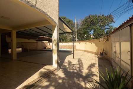 Casa para alugar com 310m², 3 quartos e 4 vagas Casa para alugar com 310m², 3 quartos e 4 vagasQuintal