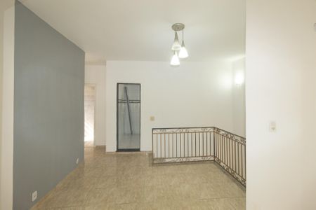 Casa para alugar com 310m², 3 quartos e 4 vagas Casa para alugar com 310m², 3 quartos e 4 vagasSala 2