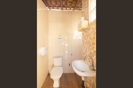 Casa para alugar com 310m², 3 quartos e 4 vagas Casa para alugar com 310m², 3 quartos e 4 vagasBanheiro Social 3