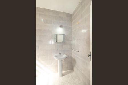 Casa para alugar com 310m², 3 quartos e 4 vagas Casa para alugar com 310m², 3 quartos e 4 vagasBanheiro Social 1