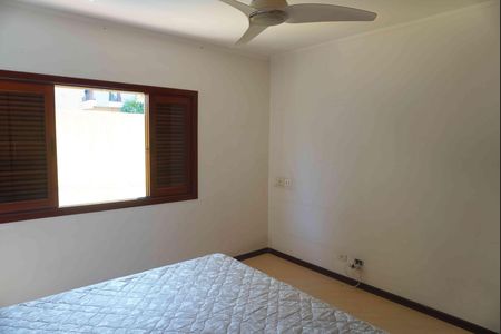 Casa de condomínio à venda com 390m², 4 quartos e 6 vagasSuite 1