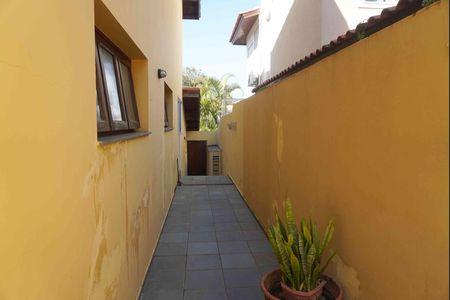 Casa de condomínio à venda com 390m², 4 quartos e 6 vagasÁrea Externa