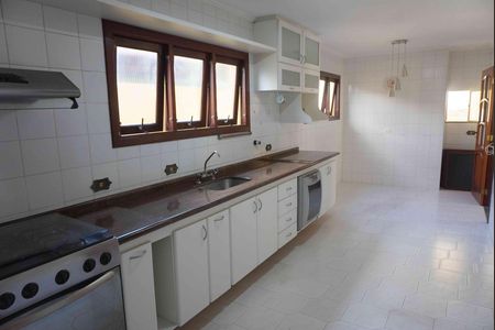 Casa de condomínio à venda com 390m², 4 quartos e 6 vagasCozinha