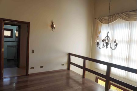 Casa de condomínio à venda com 390m², 4 quartos e 6 vagasPiso Superior