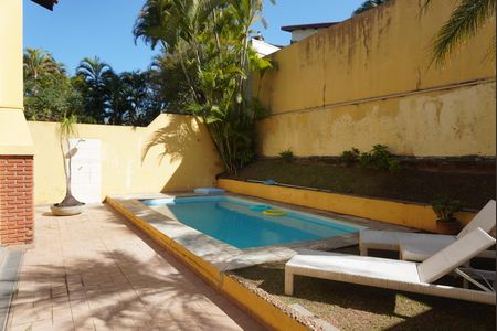 Casa de condomínio à venda com 390m², 4 quartos e 6 vagasPiscina