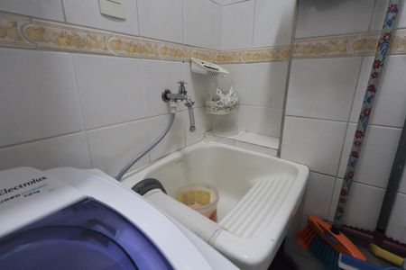 Apartamento à venda com 52m², 2 quartos e sem vaga Apartamento à venda com 52m², 2 quartos e sem vagaCozinha e Área de Serviço