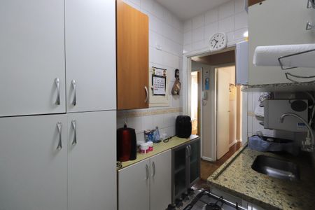 Apartamento à venda com 52m², 2 quartos e sem vaga Apartamento à venda com 52m², 2 quartos e sem vagaCozinha e Área de Serviço