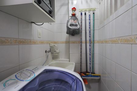 Apartamento à venda com 52m², 2 quartos e sem vaga Apartamento à venda com 52m², 2 quartos e sem vagaCozinha e Área de Serviço