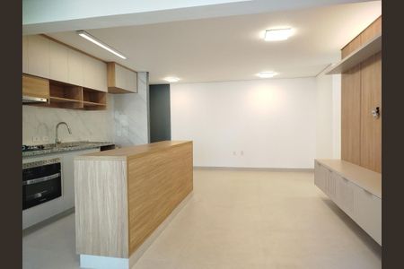 Sala com cozinha americana de apartamento para alugar com 2 quartos, 76m² em Vila Zilda, São Paulo