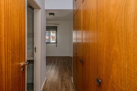 Apartamento para alugar com 111m², 3 quartos e 2 vagas Apartamento para alugar com 111m², 3 quartos e 2 vagasacesso para a suíte com armário_2