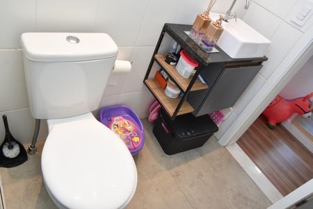 Apartamento à venda com 54m², 2 quartos e 1 vaga Apartamento à venda com 54m², 2 quartos e 1 vagaBanheiro