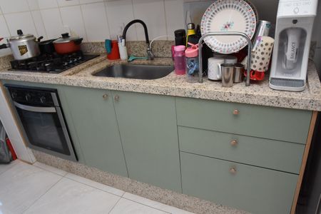 Apartamento à venda com 54m², 2 quartos e 1 vaga Apartamento à venda com 54m², 2 quartos e 1 vagaCozinha - Armários - pia