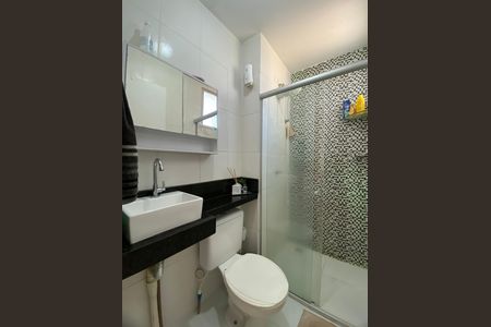 Banheiro de apartamento à venda com 2 quartos, 59m² em Chácara, Betim