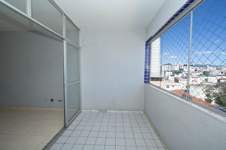 Apartamento à venda com 80m², 3 quartos e 1 vaga Apartamento à venda com 80m², 3 quartos e 1 vagaVARANDA