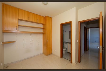Apartamento à venda com 80m², 3 quartos e 1 vaga Apartamento à venda com 80m², 3 quartos e 1 vagaQUARTO3