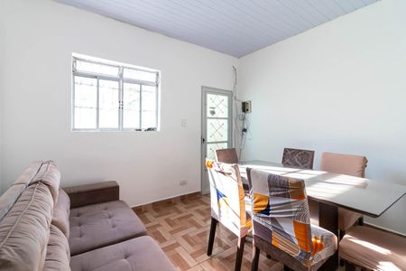 Casa para alugar com 100m², 2 quartos e 1 vagaSala