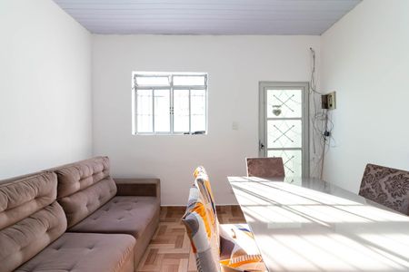 Casa para alugar com 100m², 2 quartos e 1 vagaSala