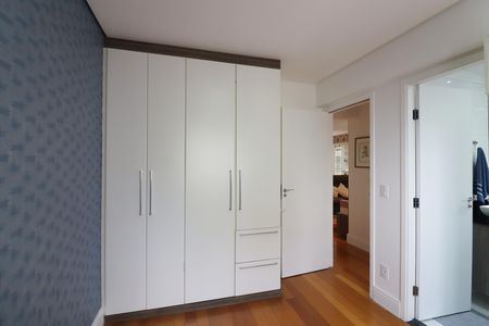 Apartamento à venda com 104m², 2 quartos e 2 vagasQuarto 2 - Suíte
