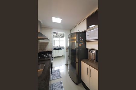 Apartamento à venda com 104m², 2 quartos e 2 vagasCozinha 