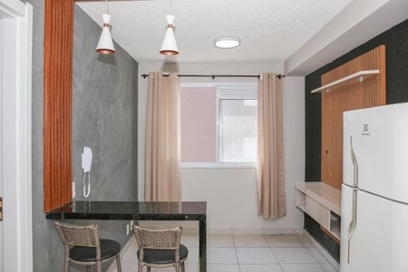 Sala e Cozinha de apartamento para alugar com 1 quarto, 30m² em Parque Industrial Tomas Edson, São Paulo