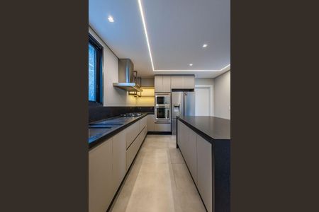 Casa à venda com 5 quartos, 526m² em Alphaville Residencial Zero, Barueri