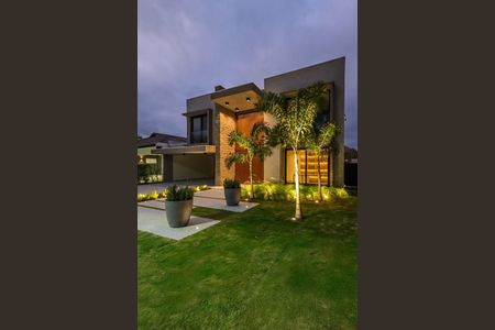 Casa à venda com 526m², 5 quartos e sem vaga