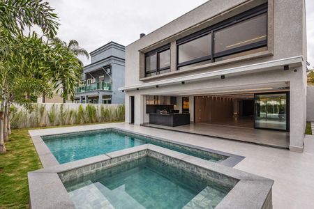 Casa à venda com 5 quartos, 526m² em Alphaville Residencial Zero, Barueri