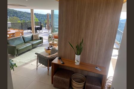 Casa à venda com 4 quartos, 303m² em Colinas da Anhanguera, Santana de Parnaíba