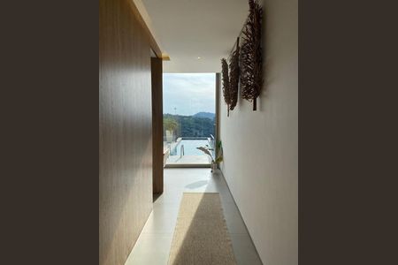Casa à venda com 303m², 4 quartos e 9 vagas