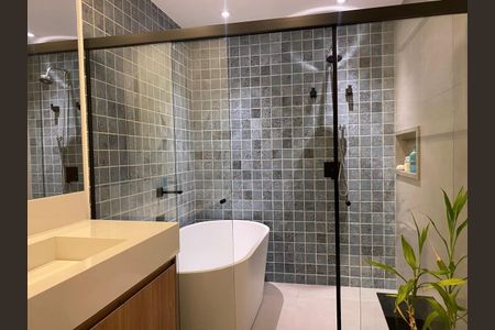 Casa à venda com 303m², 4 quartos e 9 vagas