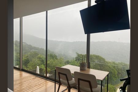 Casa à venda com 4 quartos, 303m² em Colinas da Anhanguera, Santana de Parnaíba