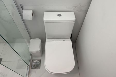 Apartamento para alugar com 74m², 2 quartos e 1 vaga Apartamento para alugar com 74m², 2 quartos e 1 vagaBanheiro da Suíte